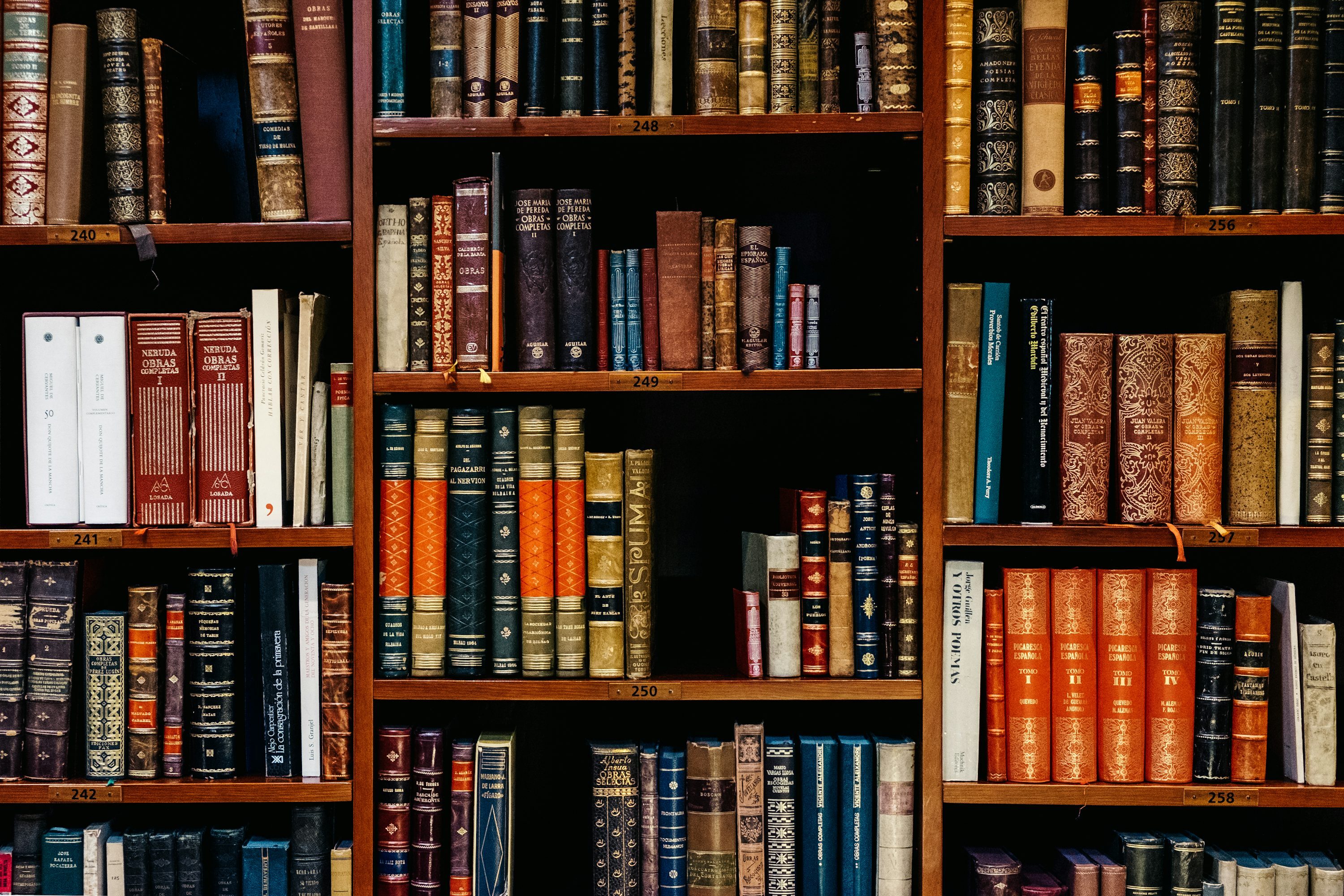 Biblioteca jurídica